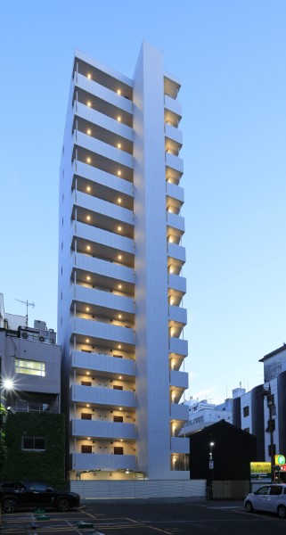 CREST TOWER SAKAE